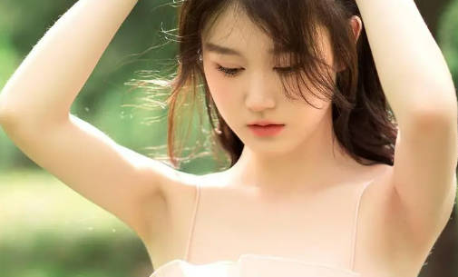 Tháo dỡ cầu thang bê tông tại Củ Chi, TPHCM