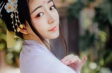 Đục dầm bê tông tại Hóc Môn, TPHCM